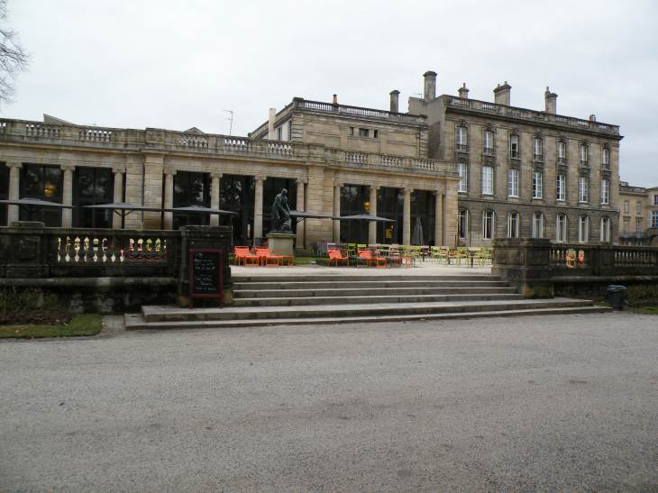  terrasse de café, jardin public